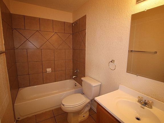 4th image of 406 Cantrell Dr