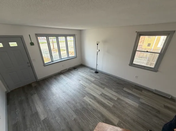 971-973 Sumner Ave, Springfield, MA 01118