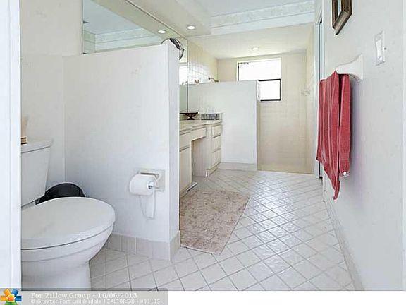 4th image of 11183 NW 7th St
