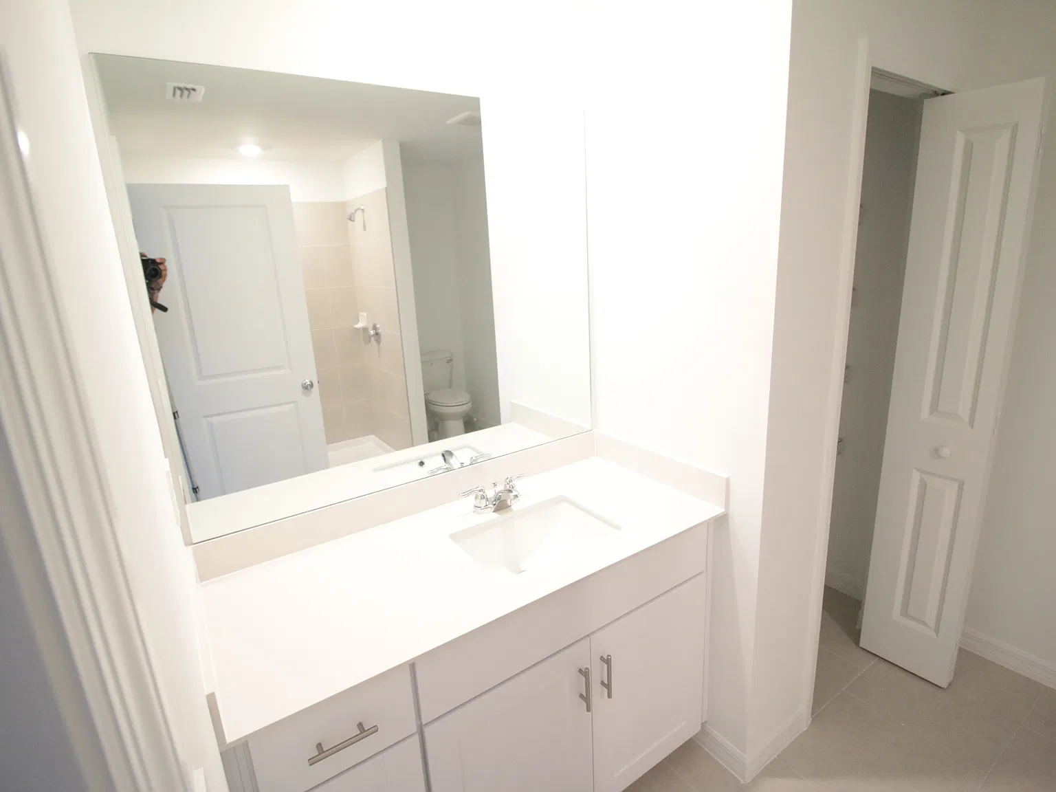 5 bed, 2171 sqft, $2,700 — Photo 2