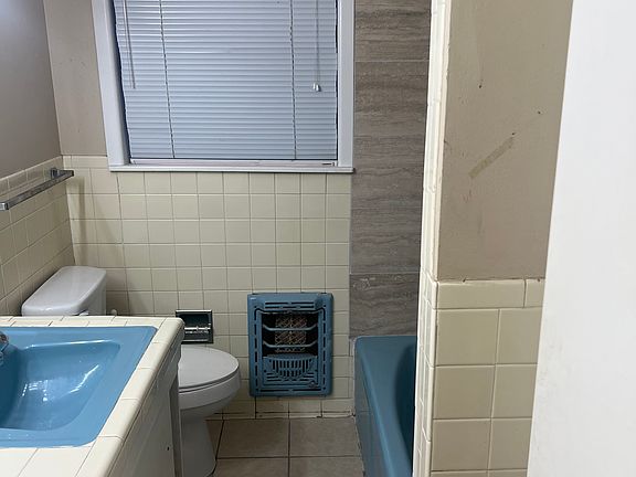 5th image of 1208 Texas St