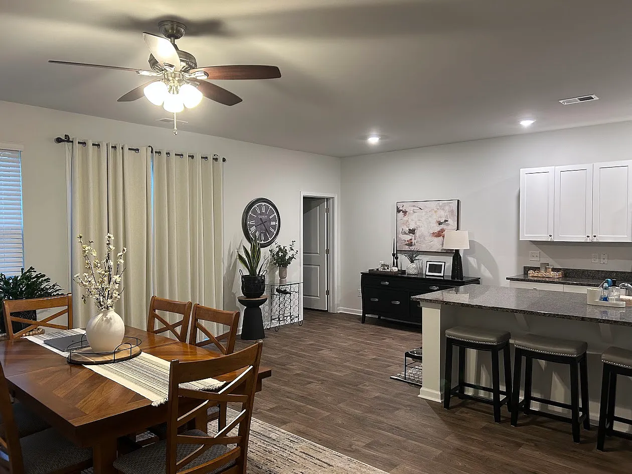 3 bed, 2.5 bath, 2002 sqft, $2,850 — Photo 2
