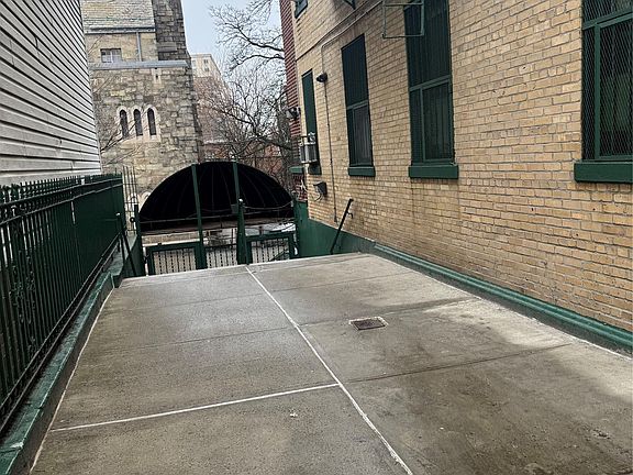 4th image of 530 E 159th Street #38