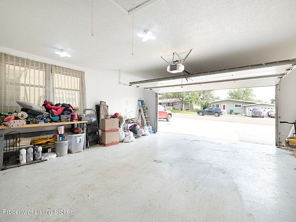 4th image of 225 12th St E