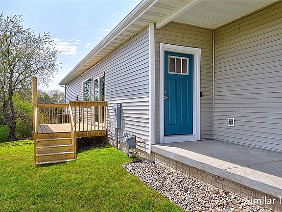 3rd image of 1569 Foxtail Dr SE