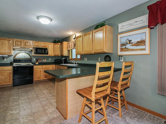 4th image of 2128 Blue Heron Dr