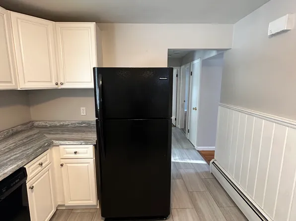 91 Moore Ave, Worcester, MA 01602