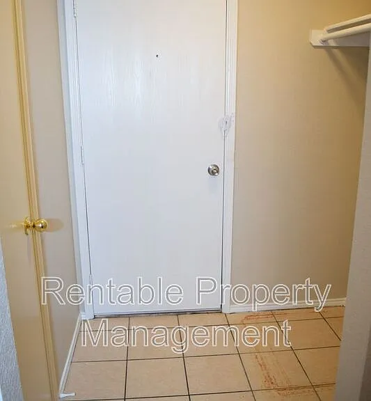 8028 Doreen Ave — Photo 6