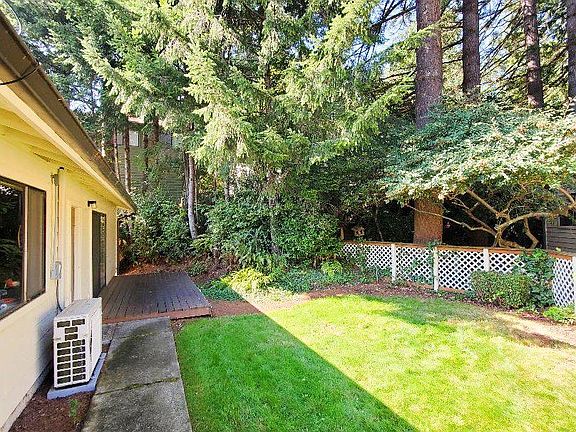 3rd image of 1484 Glenwood Dr
