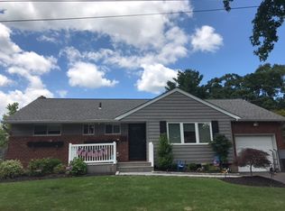 7 Larry Dr, Commack, NY 11725