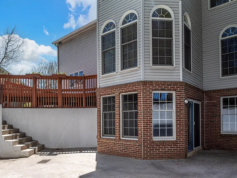 2725 Oldewood Dr — Photo 37