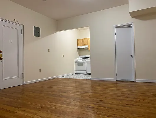 Rented by HOLTON REAL ESTATE INC. | media 12