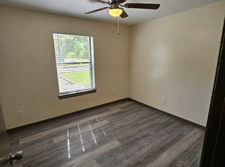 203 4th St #A2, Monteagle, TN 37356