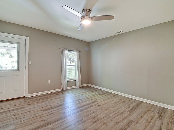 3rd image of 1107 Jefferson Ave #B