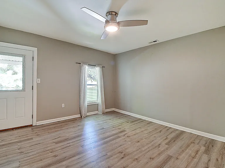 1107 Jefferson Ave #B — Photo 3
