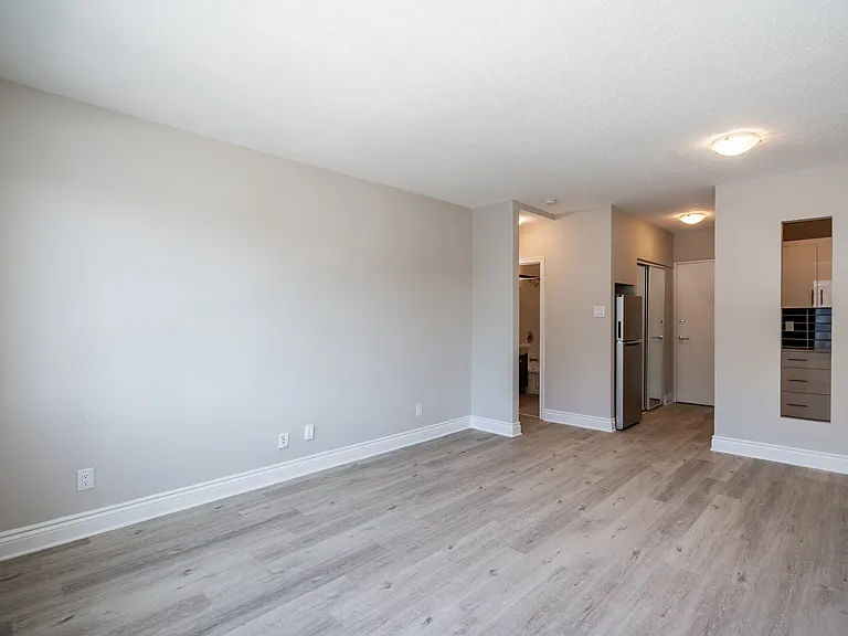 200 Bronson Ave — Photo 53