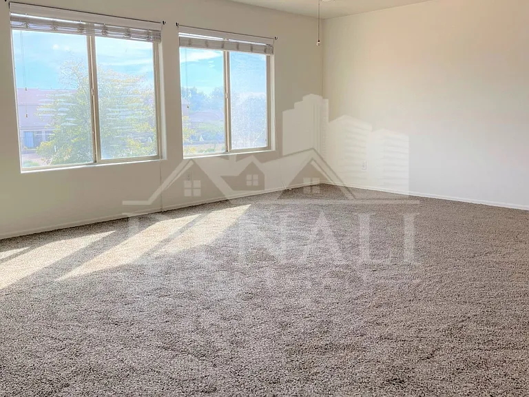 925 E Canyon Rock Rd — Photo 7