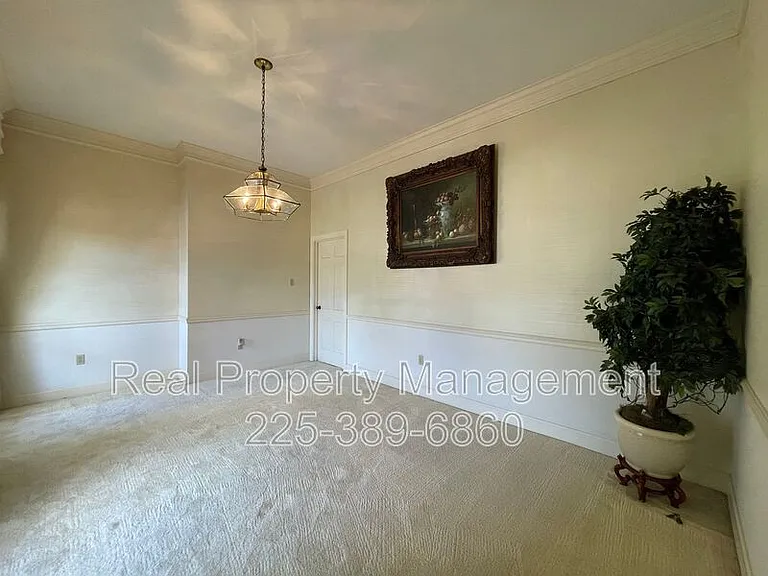 1022 Wooddale Blvd — Photo 9