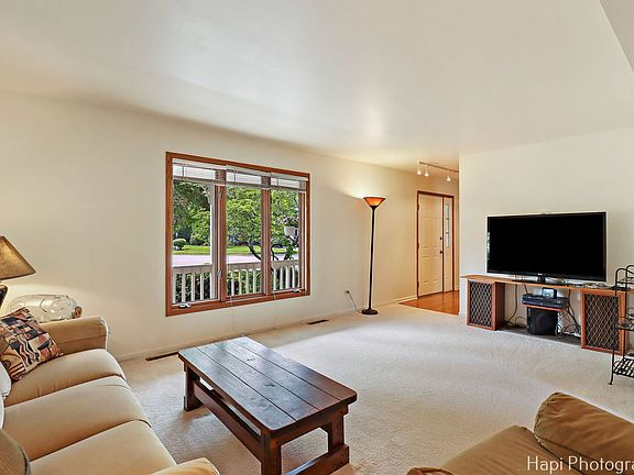 4th image of 561 Trestle Ct