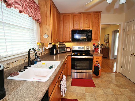 2nd image of 6102 Green Haven Dr