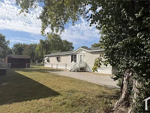 2 bed, $1,300 — Photo 3