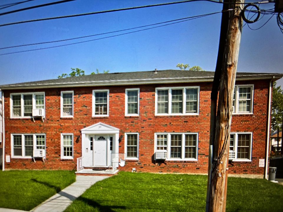 1st image of 39 Wadsworth Ave APT 1B