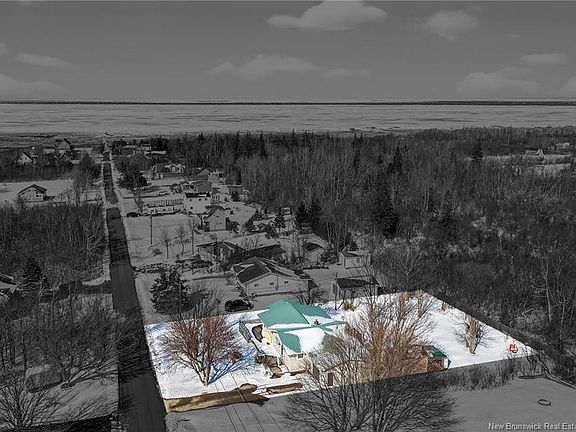 2nd image of 49 Beau Rivage