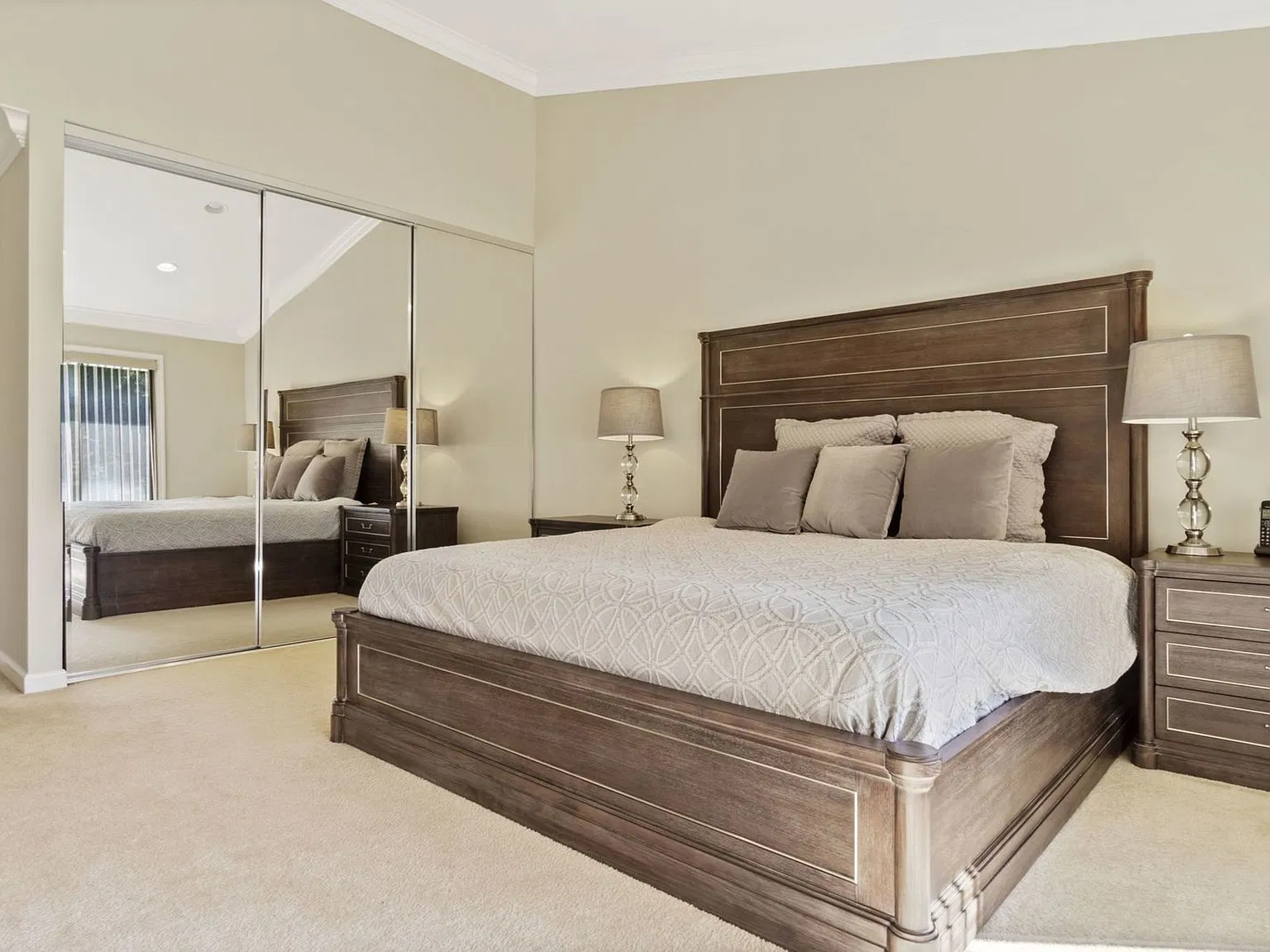 3 bed, 2.5 bath, 1970 sqft, $6,950 — Photo 3