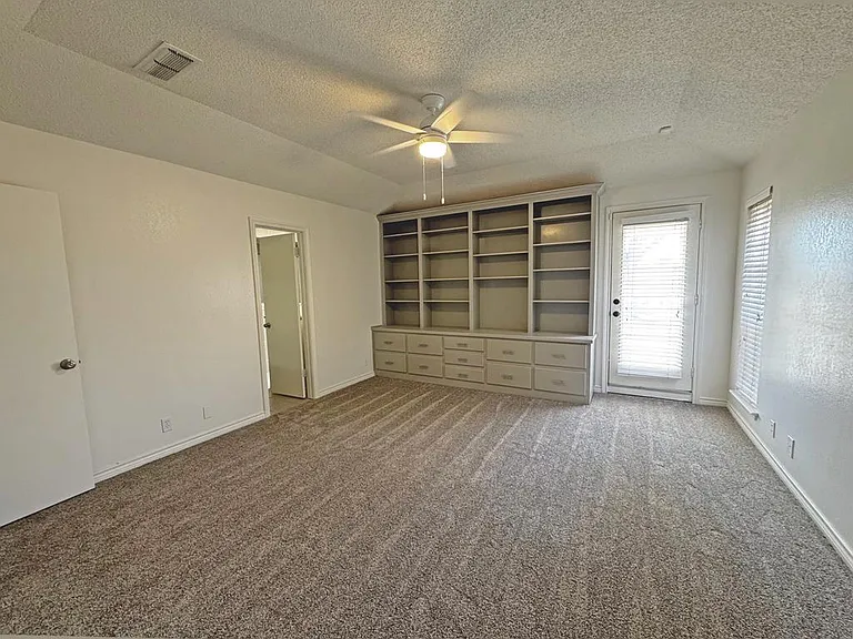 4027 Angelina Dr — Photo 18