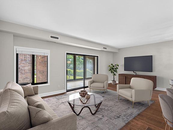 2nd image of 1235 Yale Pl APT 101