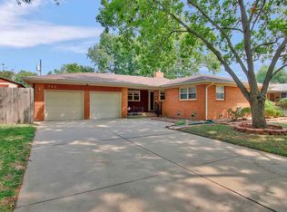 720 N Valleyview Ln, Wichita, KS 67212
