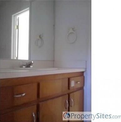 5th image of 1152 Washington Dr