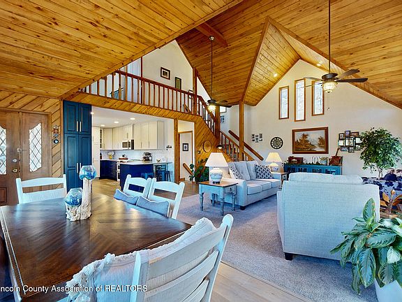 5th image of 324 Davis Ct