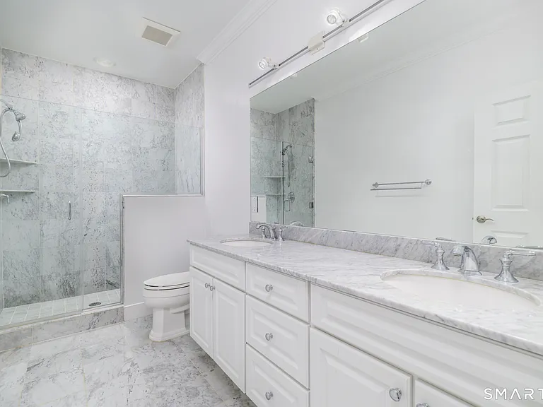 77 Havemeyer Ln #303 — Photo 10