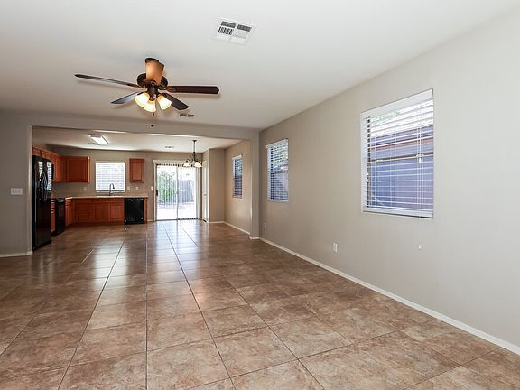 3rd image of 2081 E Paso Fino Dr