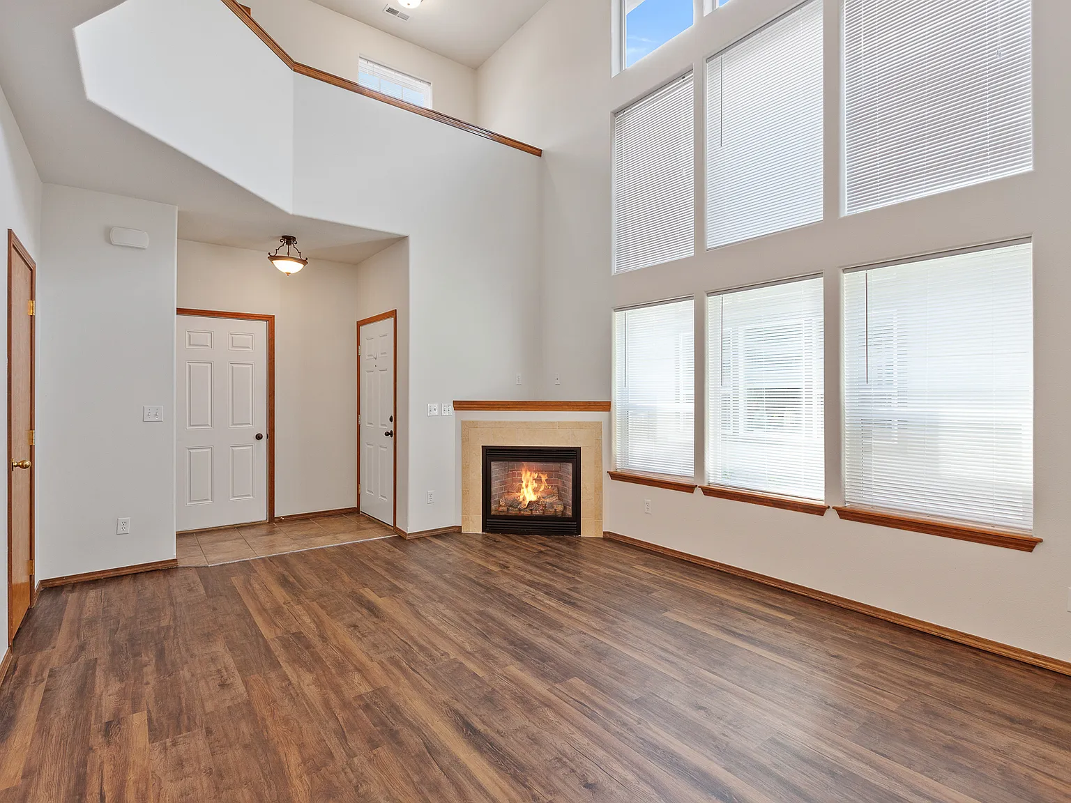 3 bed, 2.5 bath, 1600 sqft, $2,250 — Photo 1