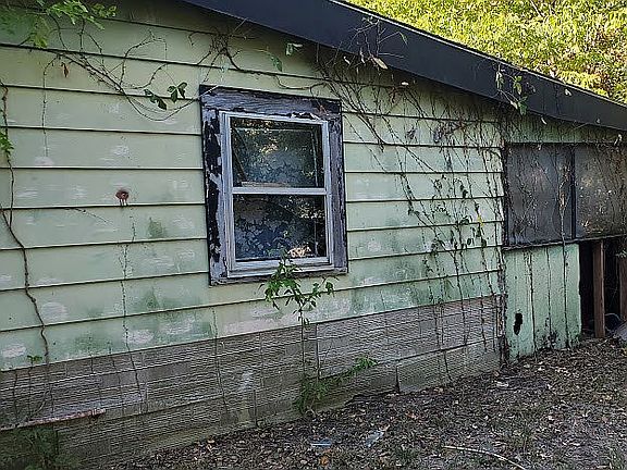 3rd image of 1226 N Griffin Ave