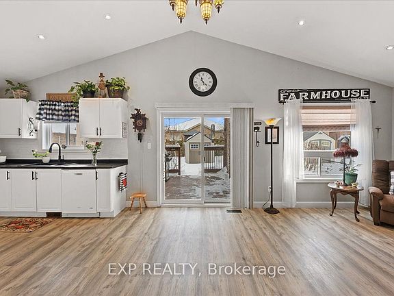5th image of 37 White Hart Ln