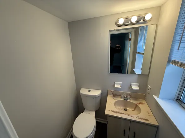 648 Country Ln, 648 Country Ln APT A, Morton, PA 19070