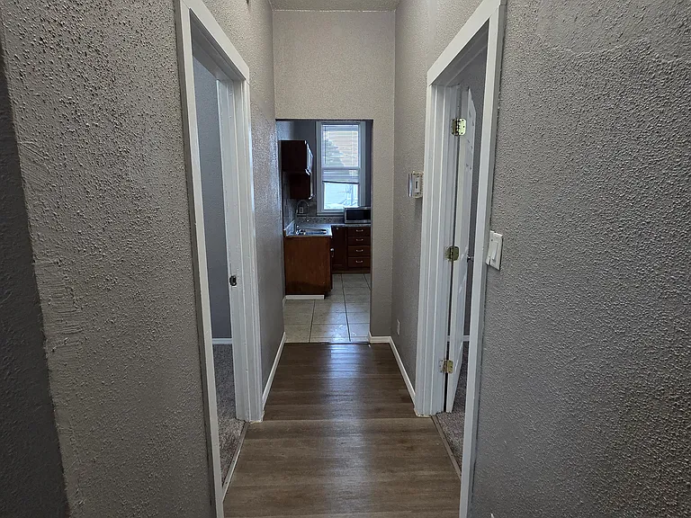 1595 Van Buren Ave #1 — Photo 8