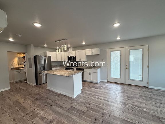 5th image of 100 3rd St Suite 4