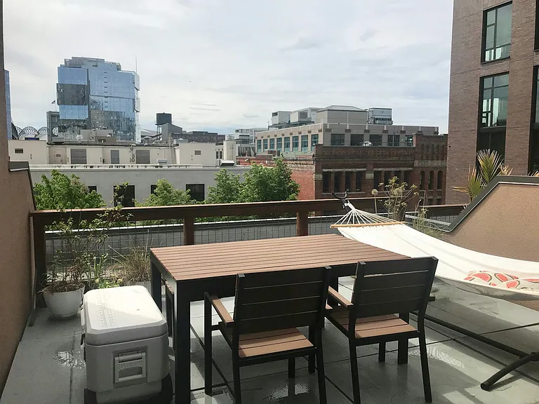 215 2nd Ave S #405 — Photo 9