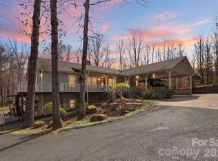 2614 Forest Lawn Dr, Matthews, NC 28104