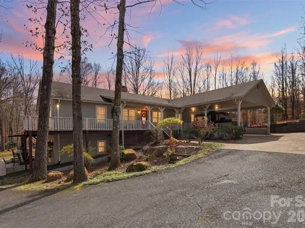 2614 Forest Lawn Dr, Matthews, NC 28104