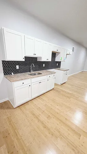 1530 Baker St Photo 1