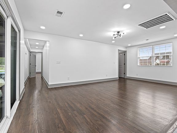 3rd image of 502 Charles Dr