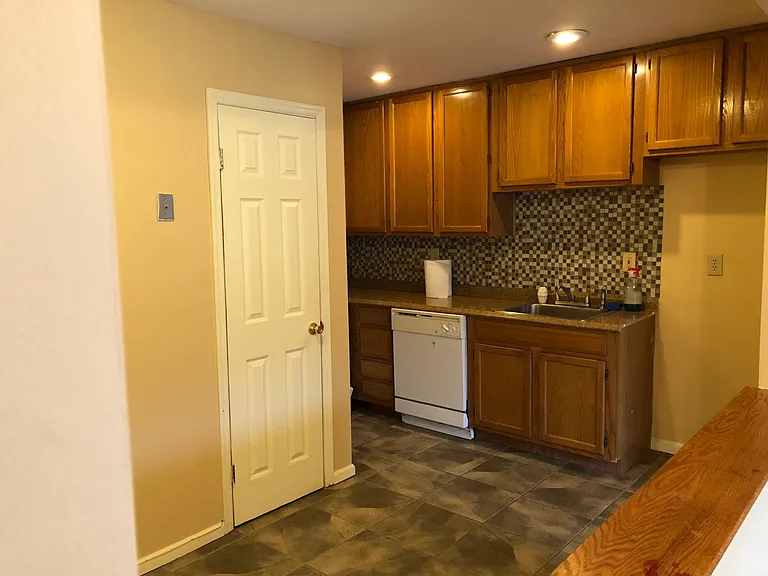 4220 Birchwood Ct — Photo 12