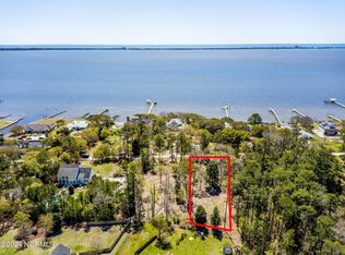 130 Sea Trace Ln, Newport, NC 28570