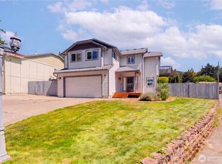 414 N 3rd Place, Kalama, WA 98625