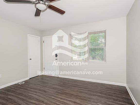 40315_003_living_room_12806572.jpg